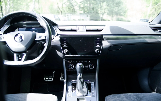 Skoda Superb cena 108499 przebieg: 129000, rok produkcji 2019 z Karlino małe 407